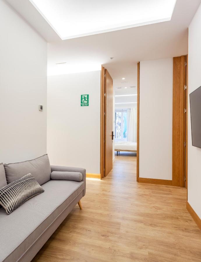 Plaza Espana V Calle San Bernardino 6br 6bh Appartement *